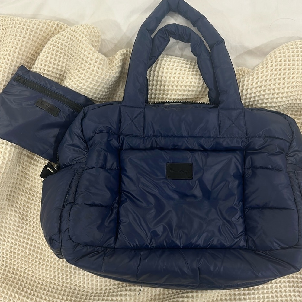 7am Voyage diaper bag with detachable mini pouch.